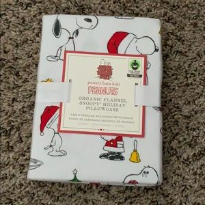 NWT Flannel Peanuts Holiday Pillowcase